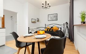 Central Studio Apartment Marszałkowska by Renters